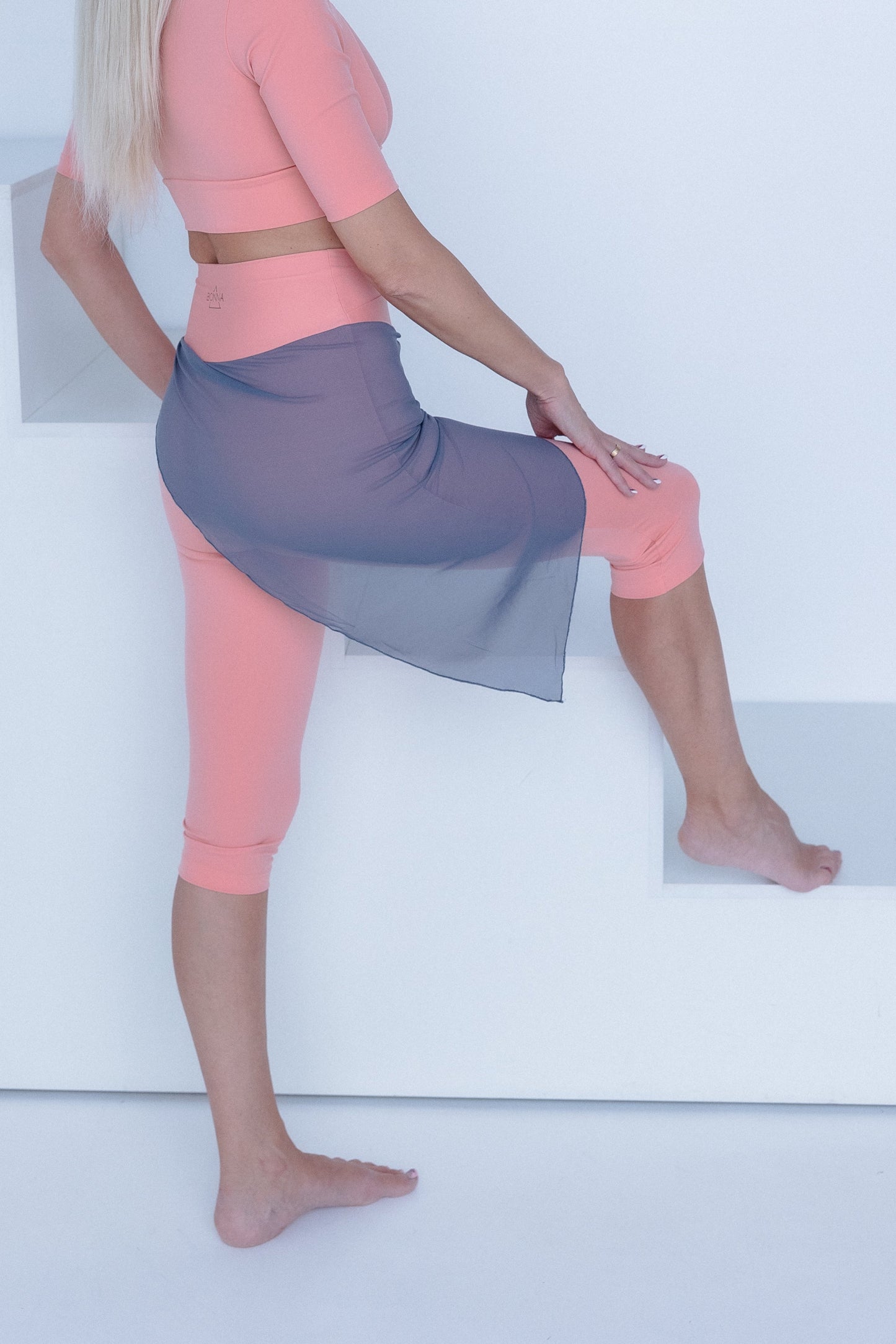 BONNA “Fairy Wings” gaiši rozā kapri legingi ar vieglu tīkla pārklājumu