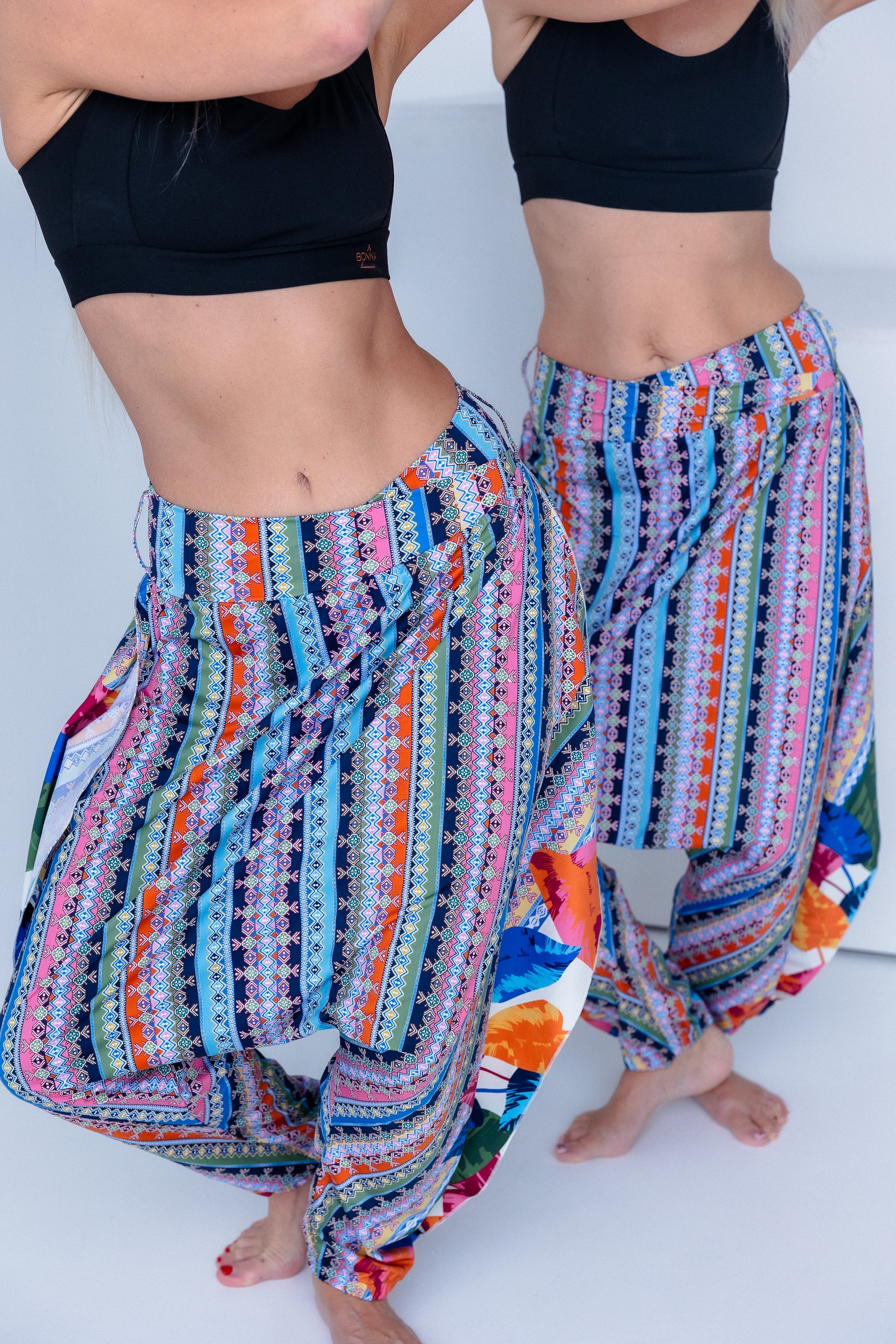 Elegantas BONNA “Morning Mist” pelēkas platas bikses dejotājas izpildījumā